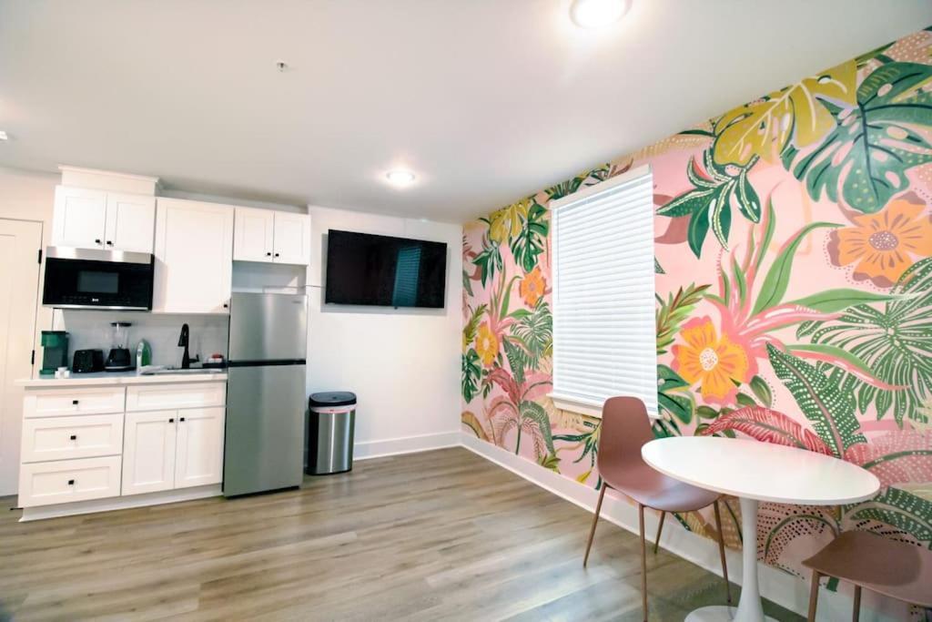 Summer Tropics Studio Apartment Two Queen Beds Galveston Extérieur photo