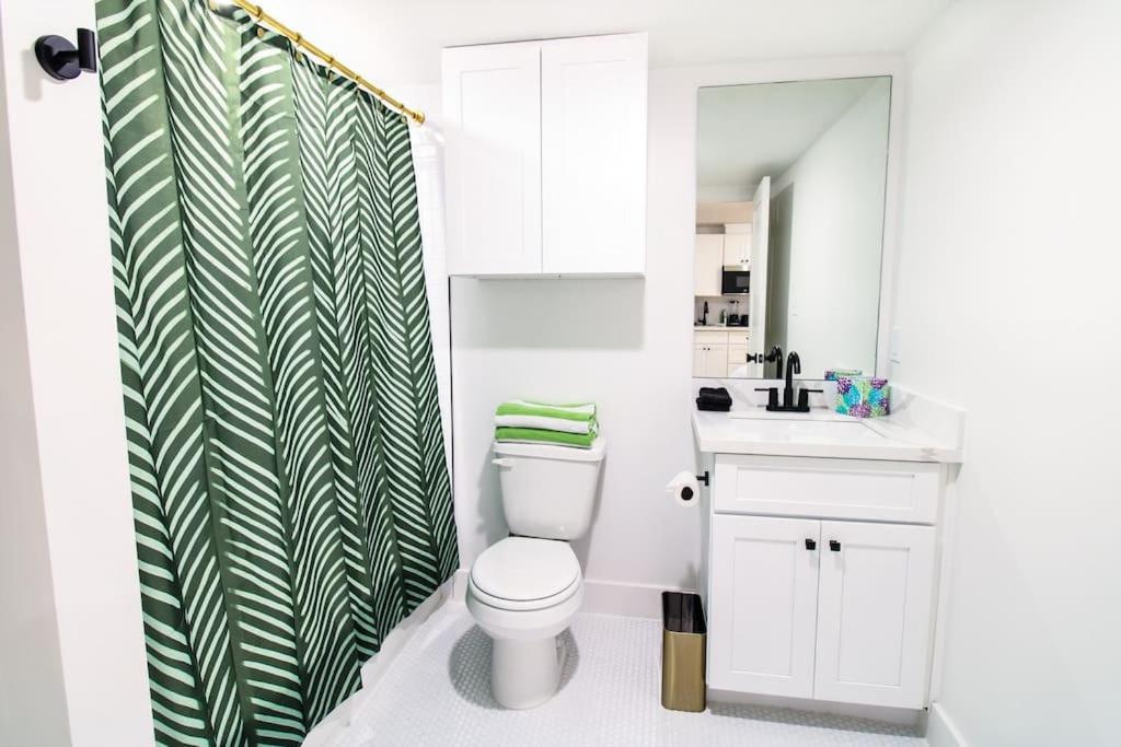 Summer Tropics Studio Apartment Two Queen Beds Galveston Extérieur photo